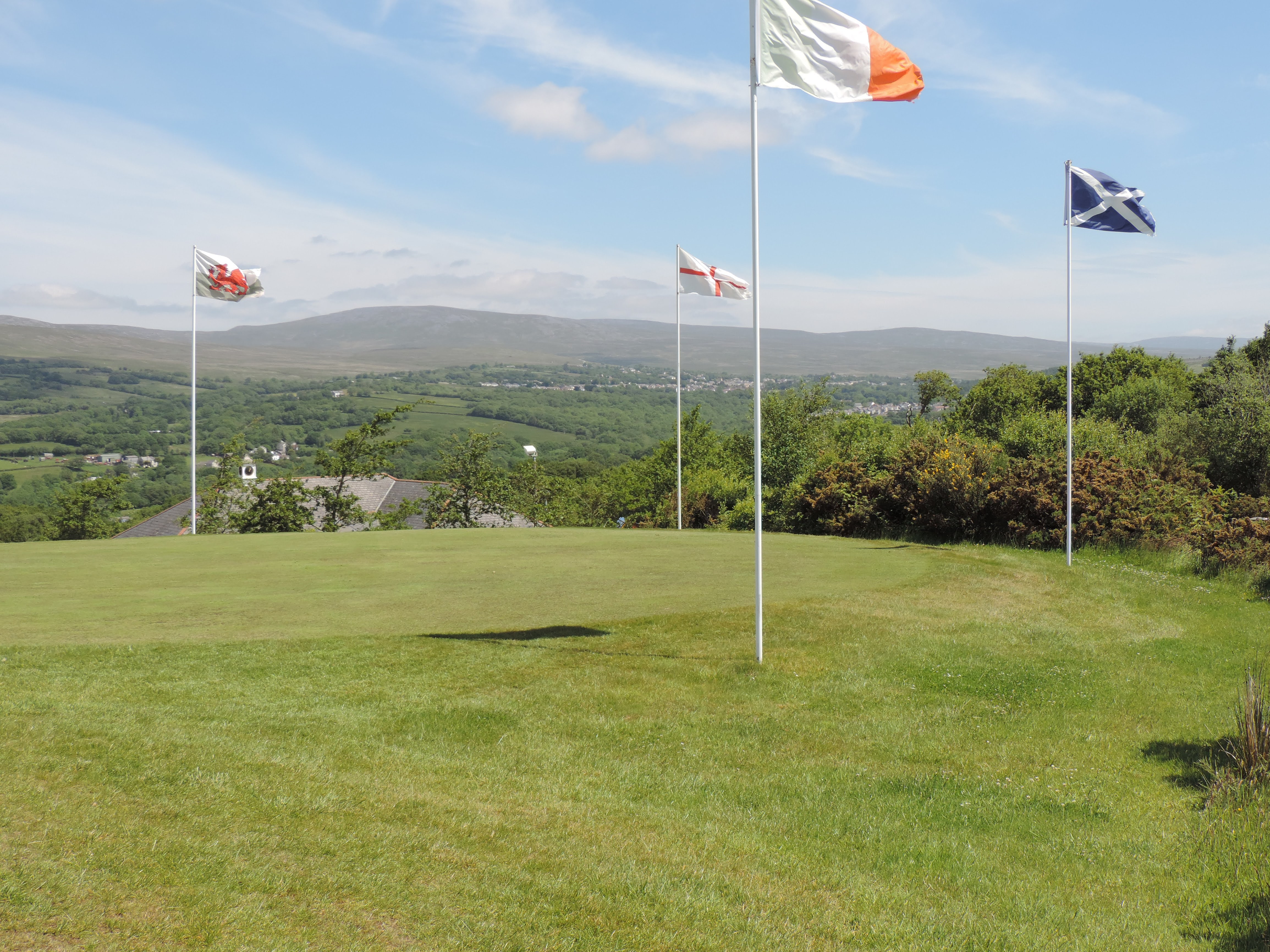 Hole 1 British Flags